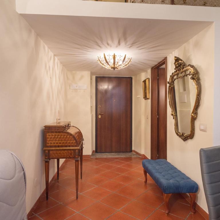 Napoli centro, a windows on the monuments - Appartamento con 1 Camera da Letto - 12