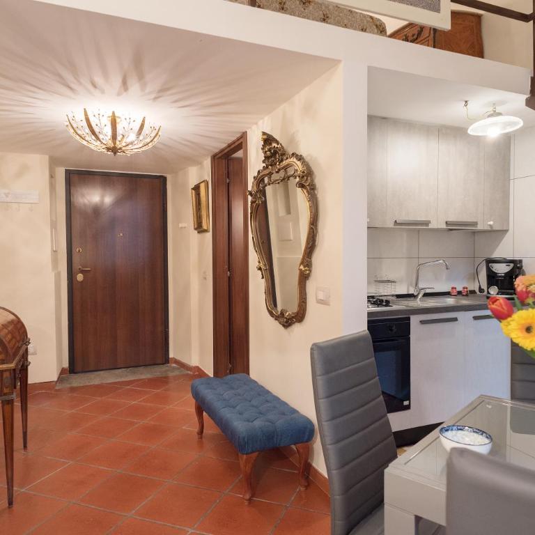 Napoli centro, a windows on the monuments - Appartamento con 1 Camera da Letto - 7