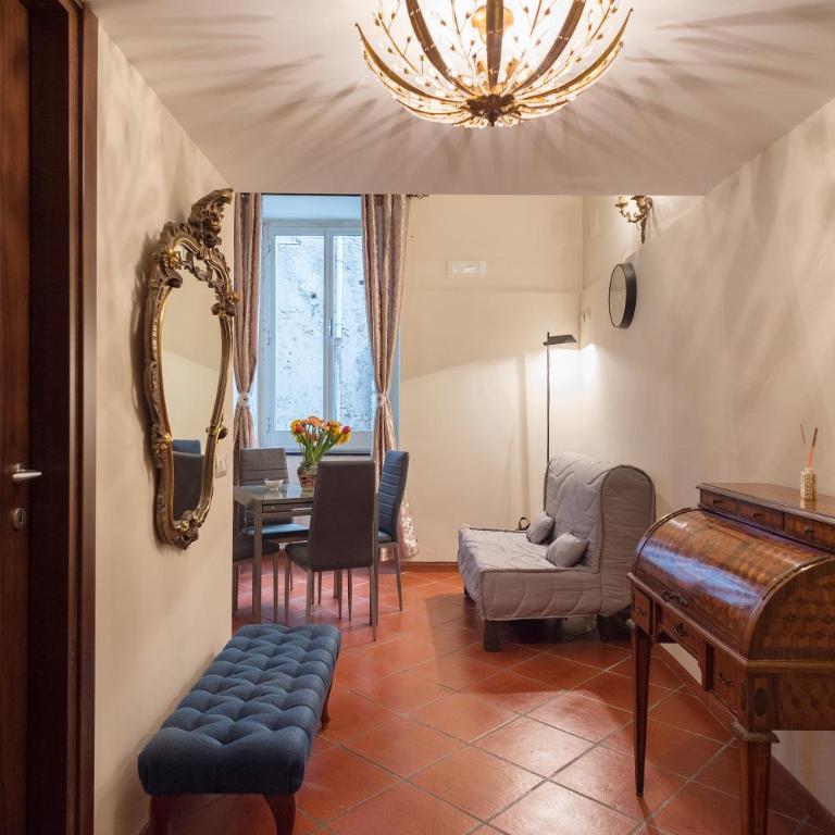 Napoli centro, a windows on the monuments - Appartamento con 1 Camera da Letto - 3