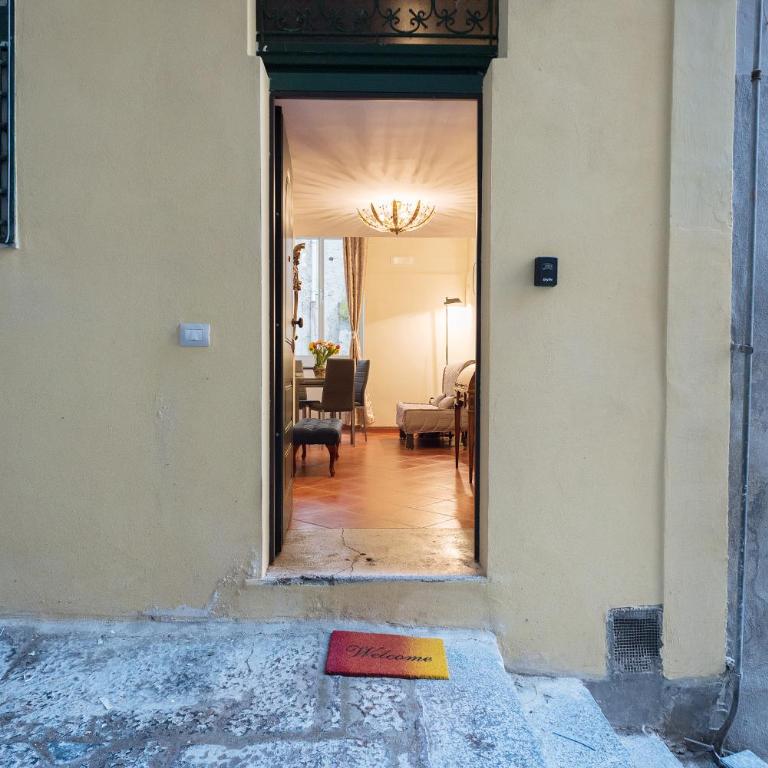 Napoli centro, a windows on the monuments - Appartamento con 1 Camera da Letto - 36
