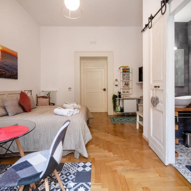 Museum Luxury Suites - Camera Matrimoniale Deluxe - 5