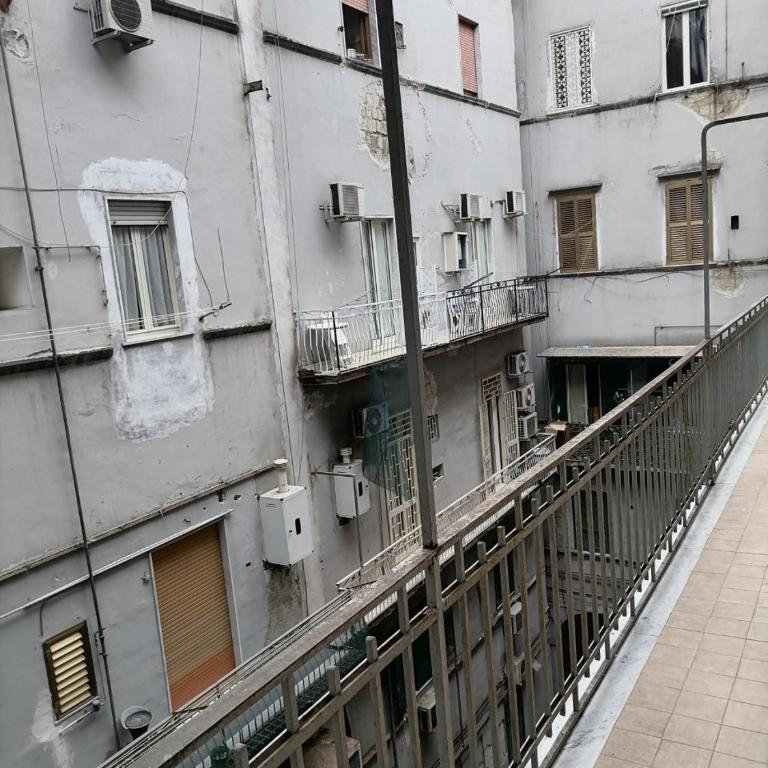 Sahary - Posto Letto in Dormitorio Femminile con 6 Letti - 2