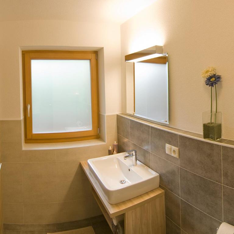 Garni Appartement Alpenresidence - Apartamento con vistas a las montañas - 32