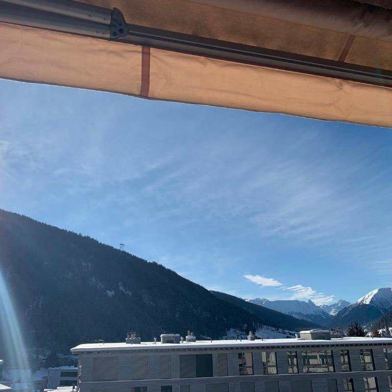 WEF 2027 Ferienwohnung, 3 Minuten Fussweg zum Kongresshaus, geeignet für 2 Personen - Apartment mit Balkon - 28