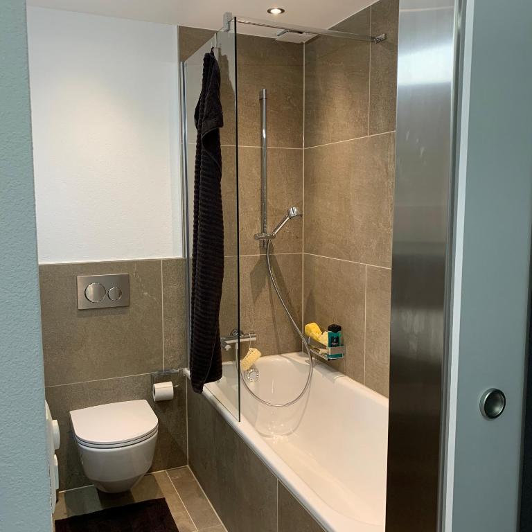 WEF 2027 Ferienwohnung, 3 Minuten Fussweg zum Kongresshaus, geeignet für 2 Personen - Apartment mit Balkon - 9