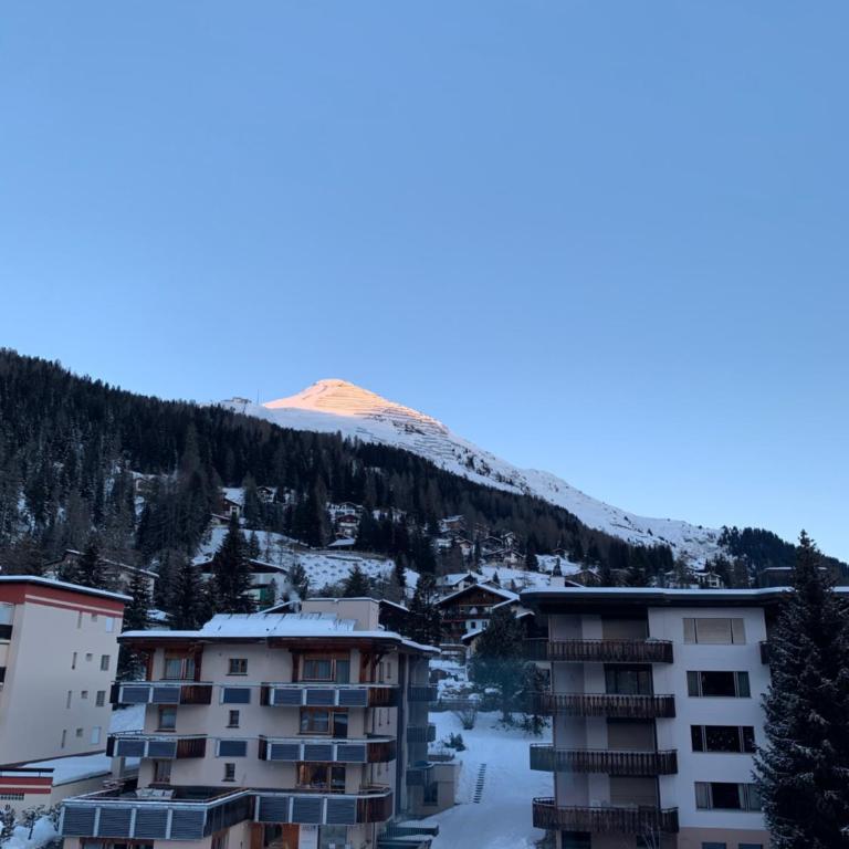 WEF 2027 Ferienwohnung, 3 Minuten Fussweg zum Kongresshaus, geeignet für 2 Personen - Apartment mit Balkon - 29