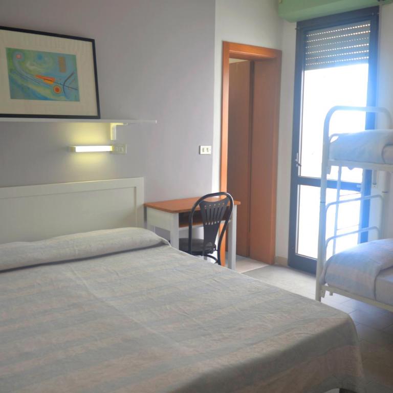 Hotel Zenith - Camera Familiare con Balcone - 6