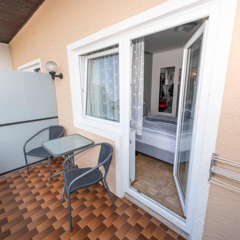 Gästehaus Genf - Doppelzimmer mit Balkon - 3