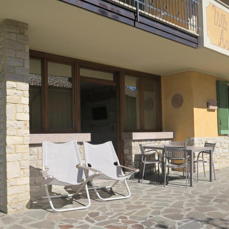 Villa Arianna Lake View Apartments with Pool - Ground Floor Apartment with Lake View - 14