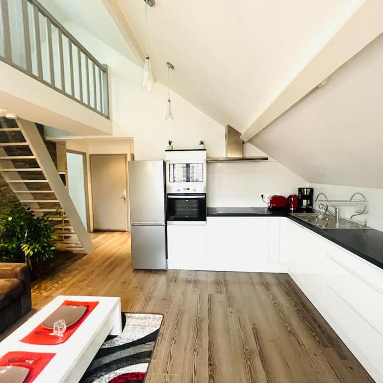 Le Red Loft à 5min du centre-ville avec parking privatif gratuit - Appartamento con 1 Camera da Letto - 5