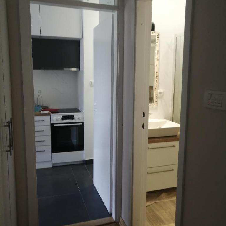 Green 1 - Deluks Dvokrevetni Studio sa Bračnim Krevetom - 9