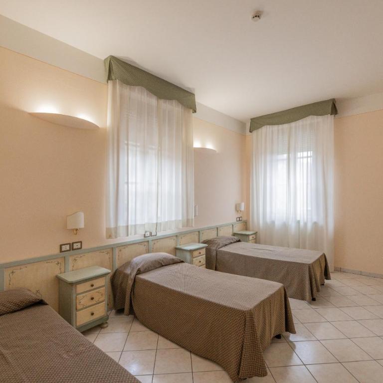 Villa Santa Margherita - Albergo - Camera Tripla con Accesso Disabili - 1