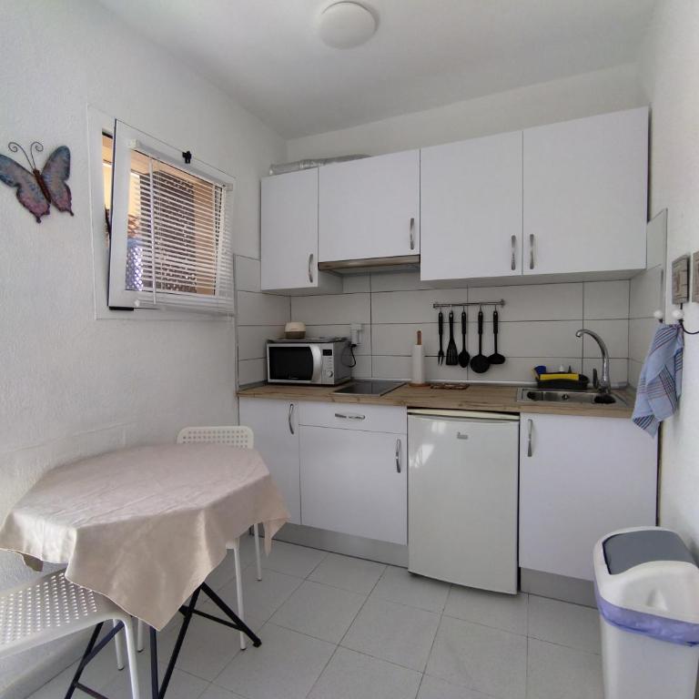 Casa Dan "Pool Views & Excellent Garden Terrace" - Apartment with Terrace - 4