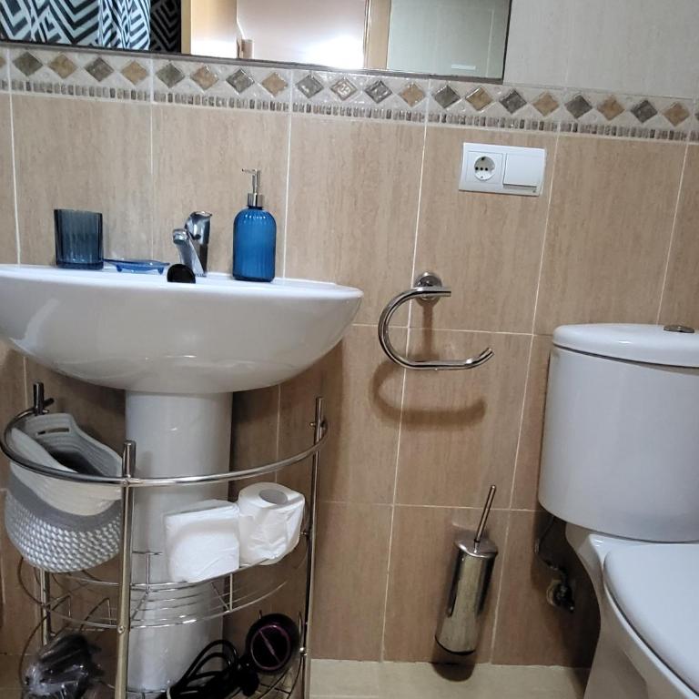 Bajo de esencia relajante con piscina privada y patio! - Apartamento de 2 dormitorios - 23