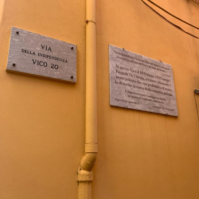 Blue House - Monolocale su 2 Livelli - 23