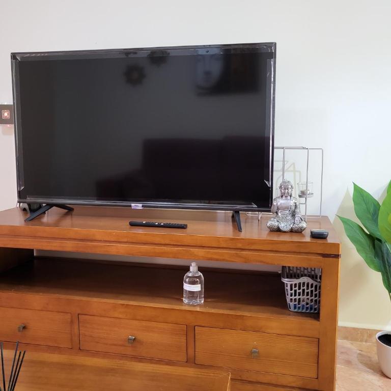 Bajo de esencia relajante con piscina privada y patio! - Apartamento de 2 dormitorios - 33