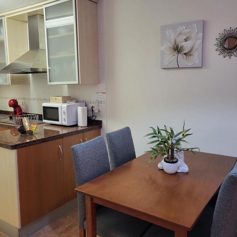 Bajo de esencia relajante con piscina privada y patio! - Apartamento de 2 dormitorios - 37