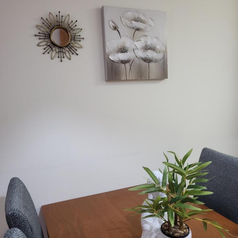 Bajo de esencia relajante con piscina privada y patio! - Apartamento de 2 dormitorios - 48