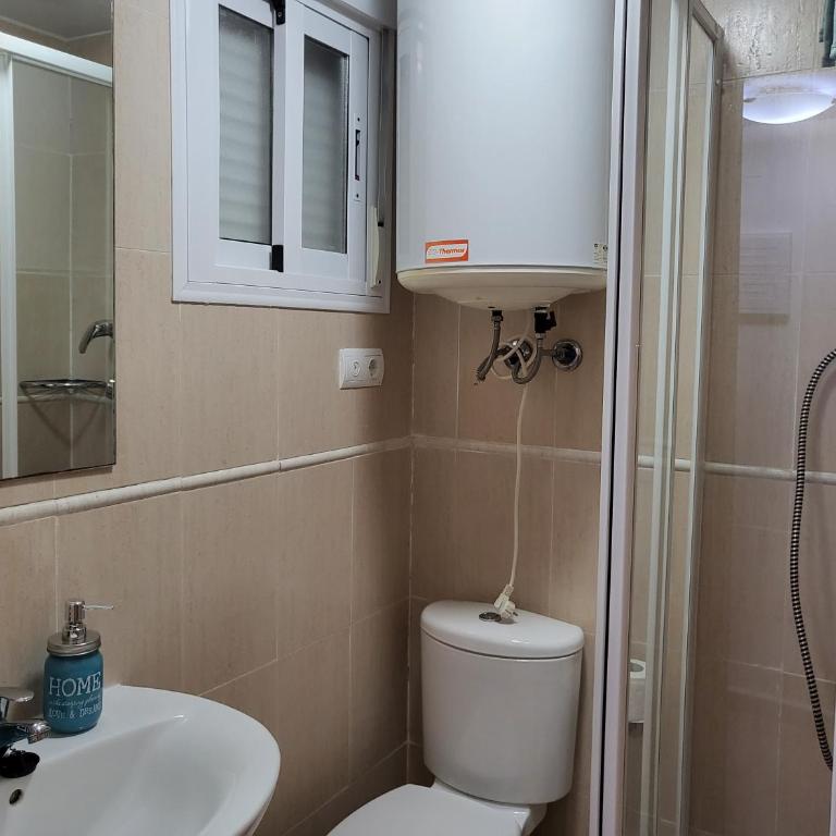 Bajo de esencia relajante con piscina privada y patio! - Apartamento de 2 dormitorios - 78