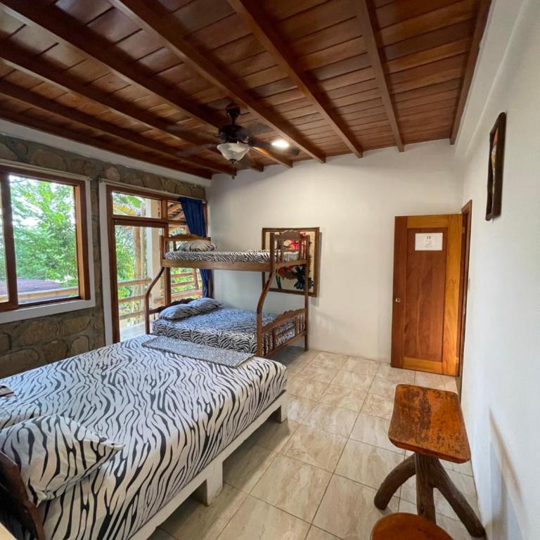 Punta Hills Montanita - Three-Bedroom Apartment - 12