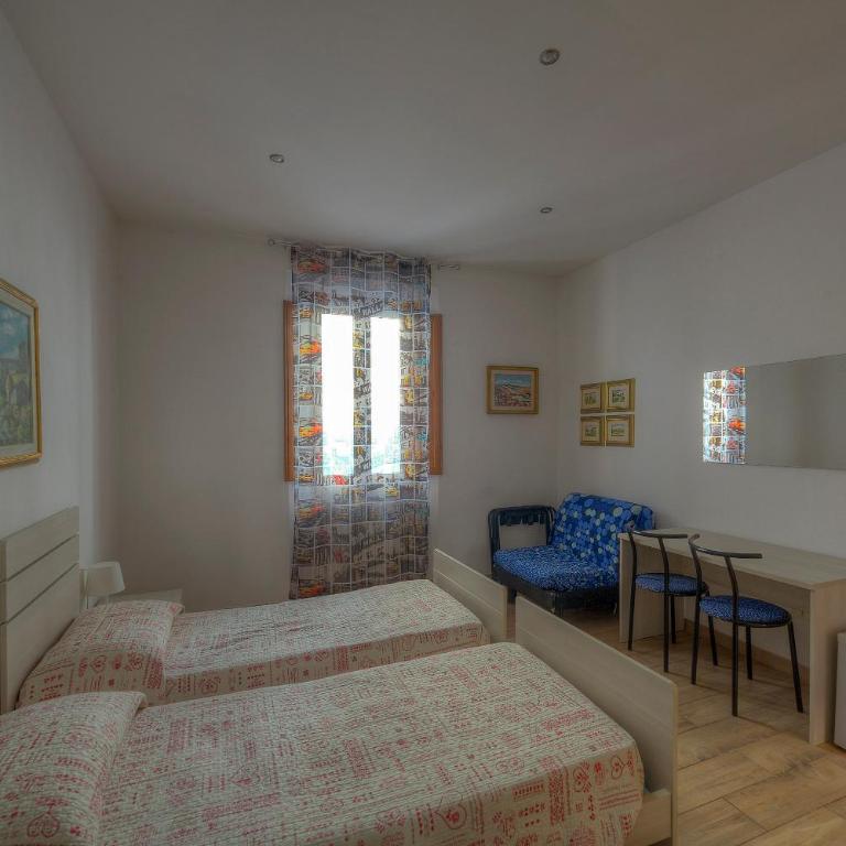 Sogni D'Oro Guest House - Quadruple Room with Private Bathroom - 8