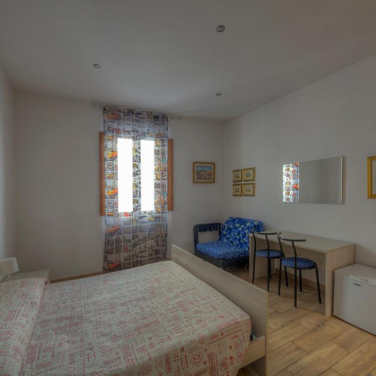 Sogni D'Oro Guest House - Quadruple Room with Private Bathroom - 11
