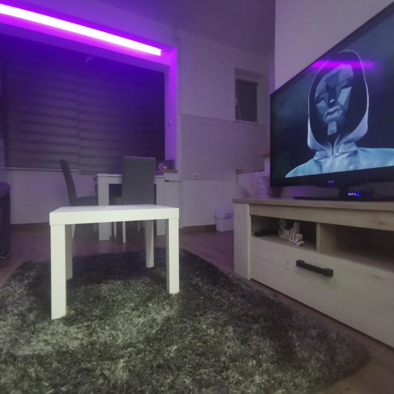 The Location Central Town Apartament - Two-Bedroom Apartment - 9