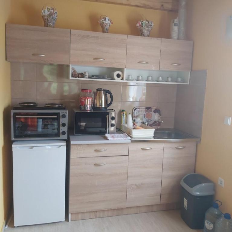 Vikendica, Bazen, Šedrvan, Rafting na Uni, Quad - Four-Bedroom House - 80