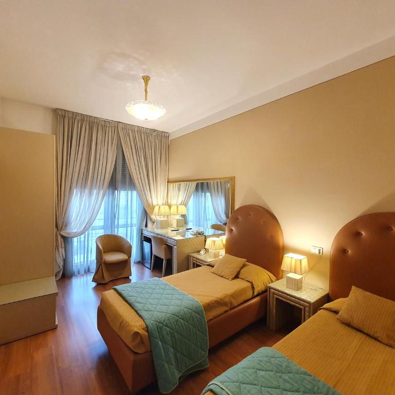 Hotel Continentale - Camera Superior Doppia con Letti Singoli - 4