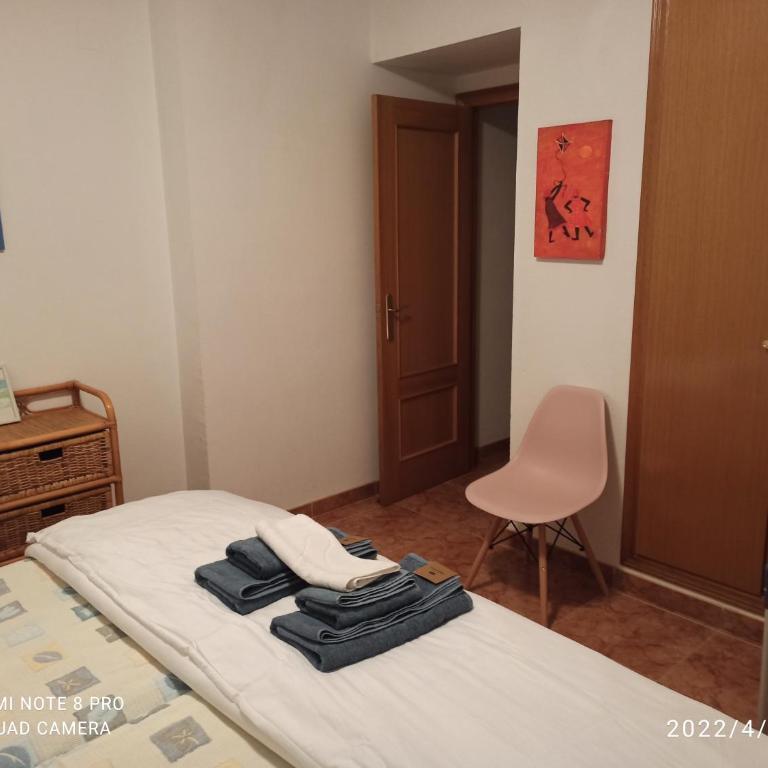 Apartamento con piscina en una preciosa playa - Two-Bedroom Apartment - 31