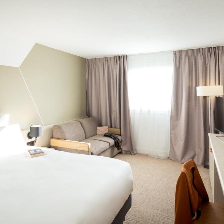 Mercure Cannes Mandelieu - Chambre Familiale Classique avec Lit Double et Canapé-Lit Simple - 2