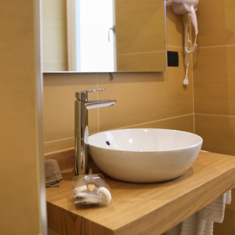 Be Coloured - Boutique Art Rooms in Naples - Camera Matrimoniale con Bagno Privato - 4