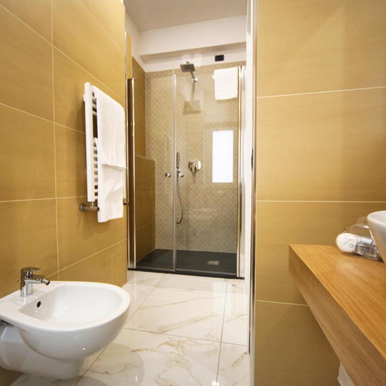 Be Coloured - Boutique Art Rooms in Naples - Camera Matrimoniale con Bagno Privato - 9
