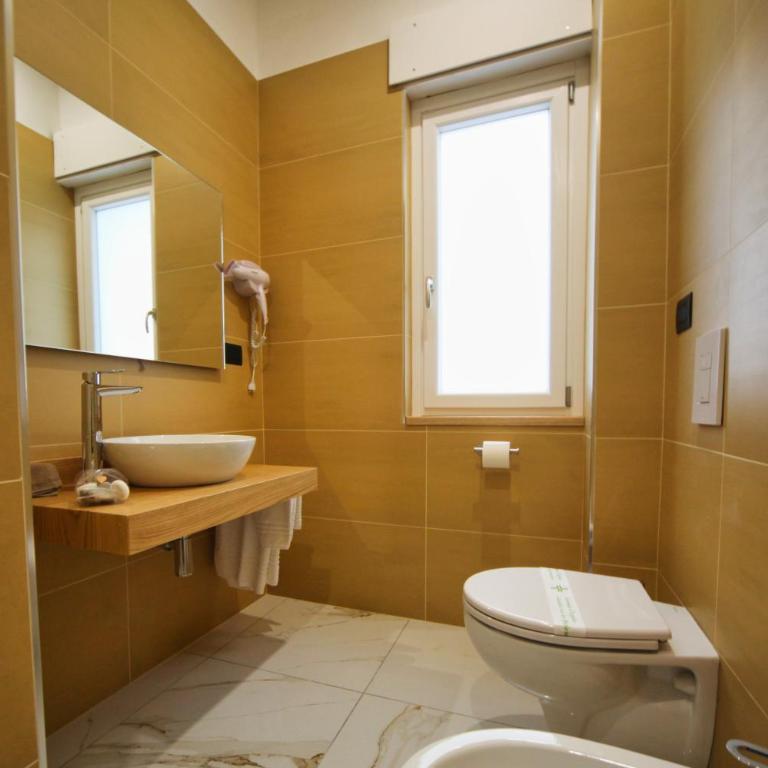 Be Coloured - Boutique Art Rooms in Naples - Camera Matrimoniale con Bagno Privato - 11