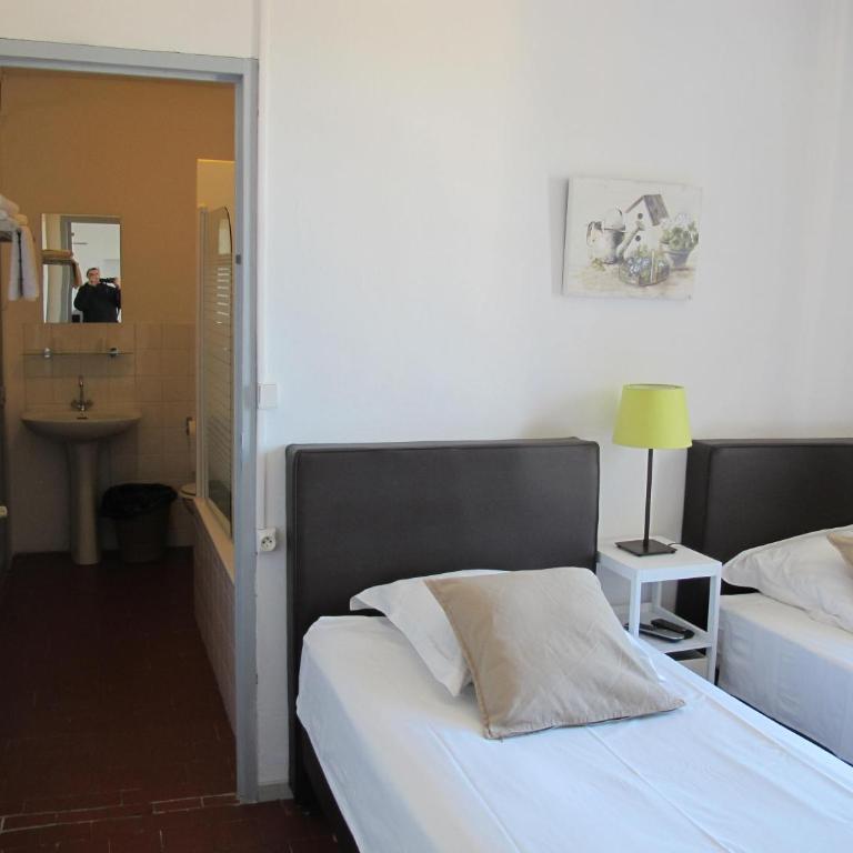 Le Guintrand - Chambre Triple Standard - 2