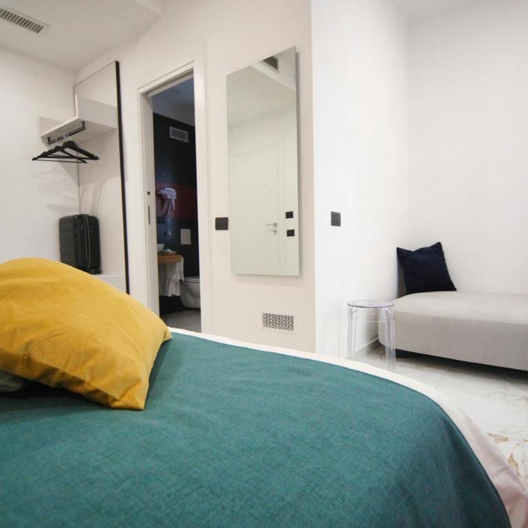 Be Coloured - Boutique Art Rooms in Naples - Camera Matrimoniale con Bagno Privato - 3