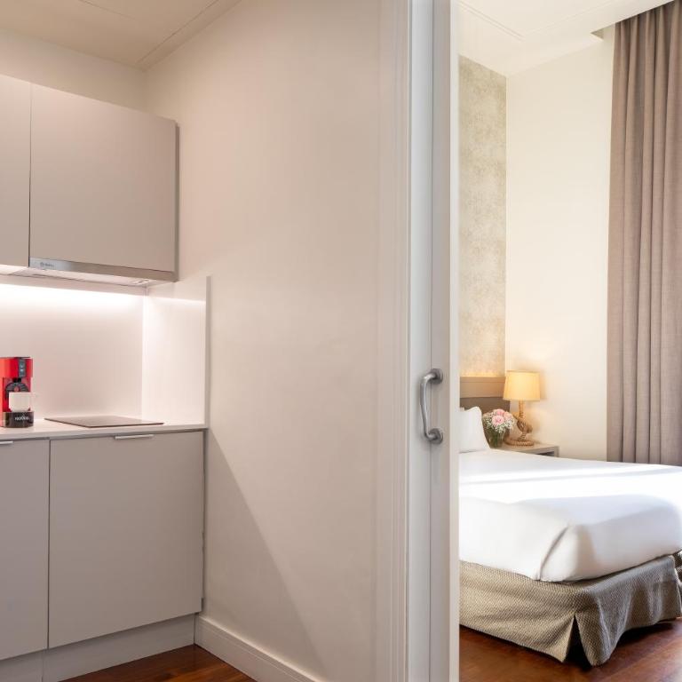 Duquesa Suites Landmark Hotel by Grup Duquessa - Deluxe Double Room - 3