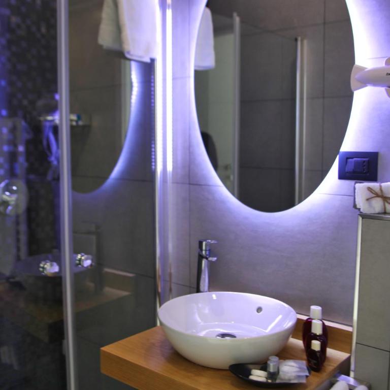 Be Coloured - Boutique Art Rooms in Naples - Camera Matrimoniale con Bagno Privato - 9