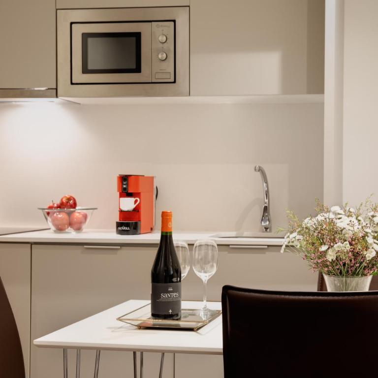 Duquesa Suites Landmark Hotel by Grup Duquessa - Standard Interior Room no-views - 1