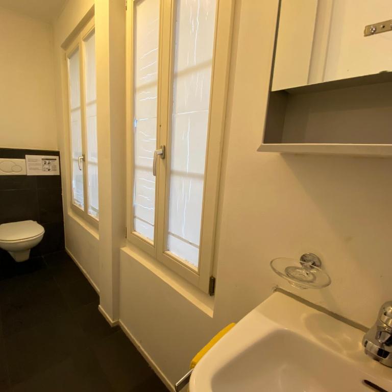 Happy central apartment - Chambre Quadruple avec Salle de Bains Commune - 8