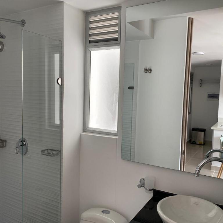 Hermoso conjunto residencial con piscina! - Two-Bedroom Apartment - 5