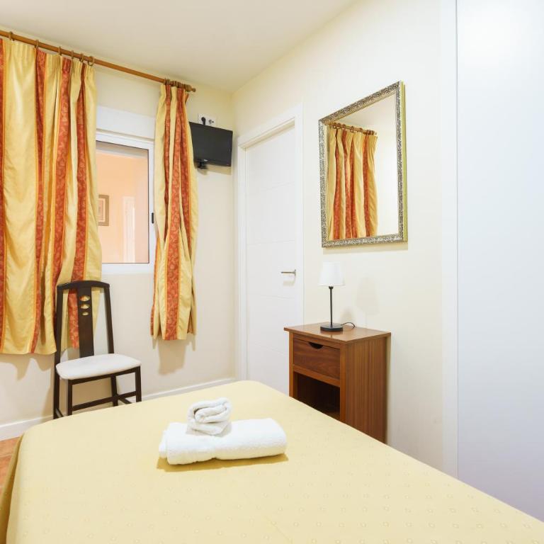 Hotel Carlos V Jerez by Vivere Stays - Habitación Individual - 3
