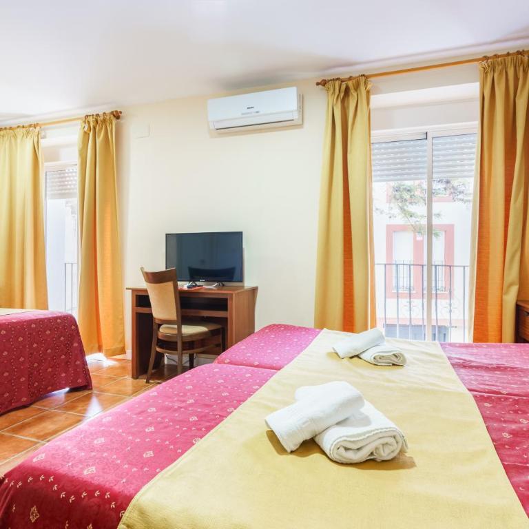 Hotel Carlos V Jerez by Vivere Stays - Habitación Triple - 6