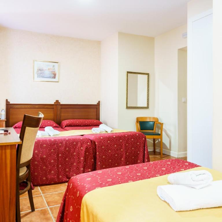 Hotel Carlos V Jerez by Vivere Stays - Habitación Triple - 2