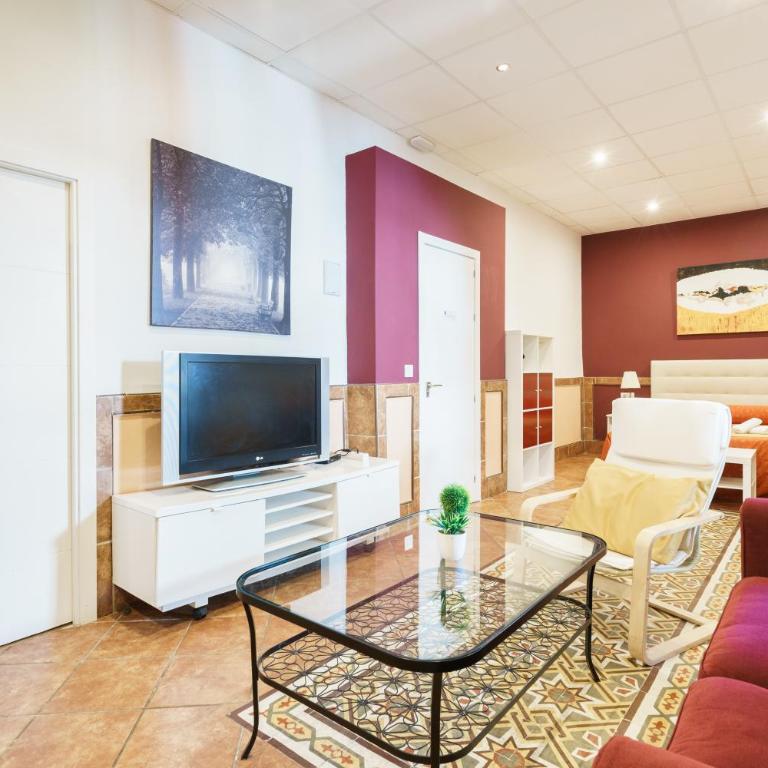 Hotel Carlos V Jerez by Vivere Stays - Habitación Familiar - 7