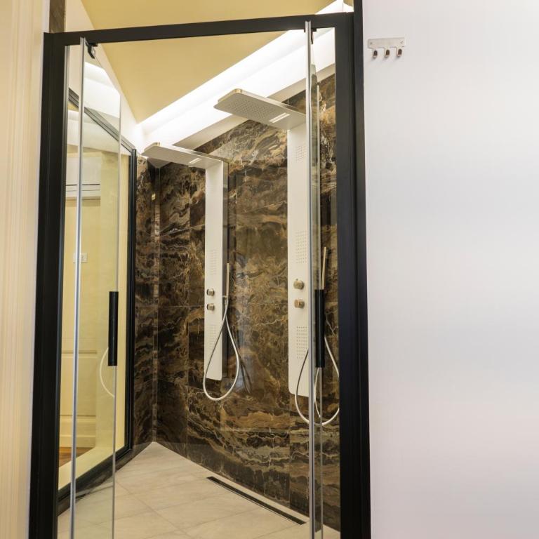 Luxury B&B La Riserva Dannunziana - Camera King con Vasca Idromassaggio - 13