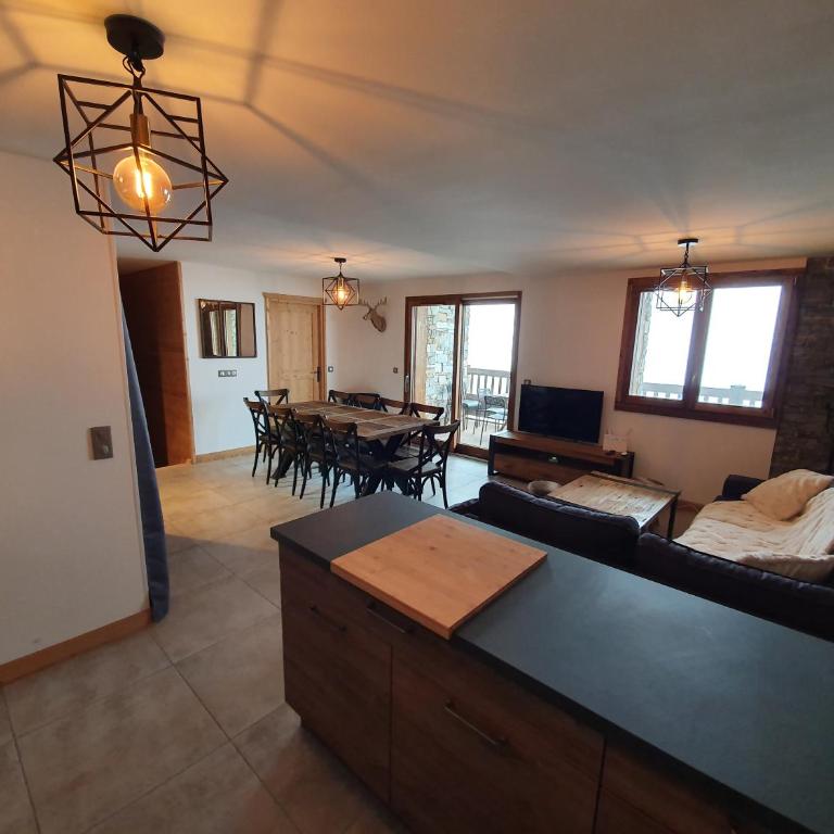 Le Repaire des Loups - Appart neuf 12 pers 4 chambres - location à la semaine - Appartement - 2