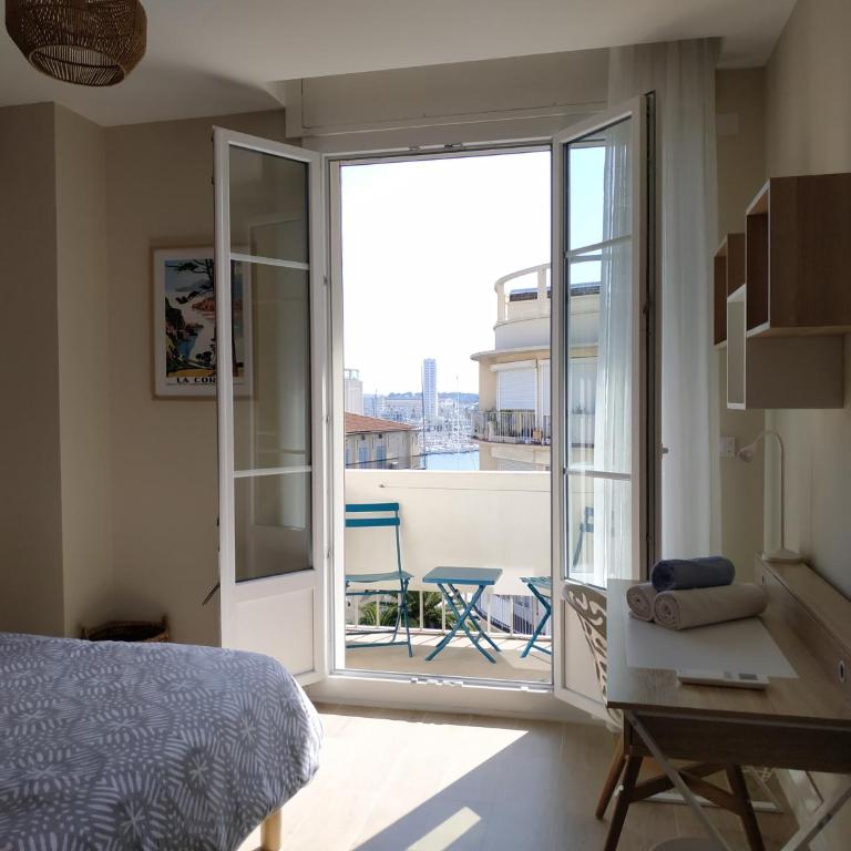 Superbe T3 climatisé - vue port de plaisance - centre historique - balcon - WIFI - 5e avec ascenseur - Appartamento con 2 Camere da Letto - 28