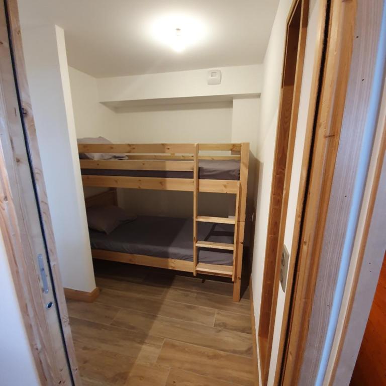 Le Repaire des Loups - Appart neuf 12 pers 4 chambres - location à la semaine - Appartement - 9
