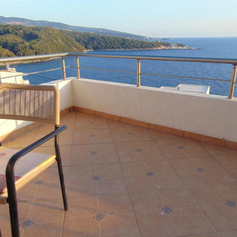Vila Vito - Deluxe Room (2 Adults + 1 Child) - 2